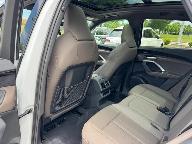 Photo of 2025 Glacier White Metallic Audi Q5
