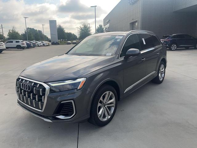 Photo of 2025 Gray Metallic Audi Q7