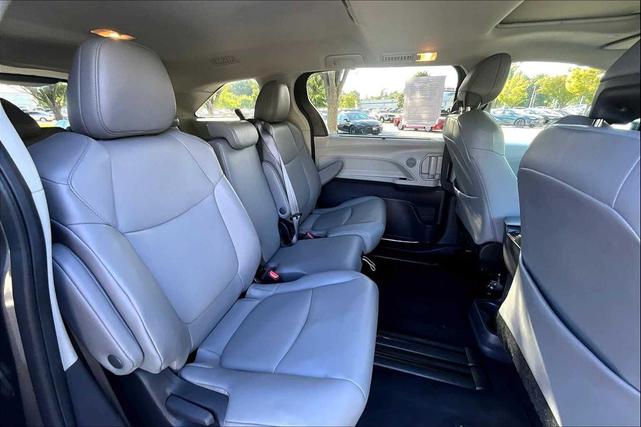 Photo of 2024 Predawn Gray Mica Toyota Sienna