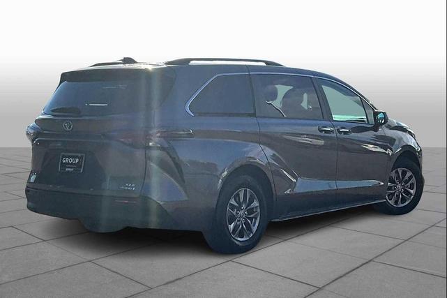 Photo of 2024 Predawn Gray Mica Toyota Sienna