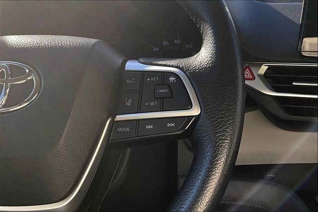Photo of 2024 Predawn Gray Mica Toyota Sienna