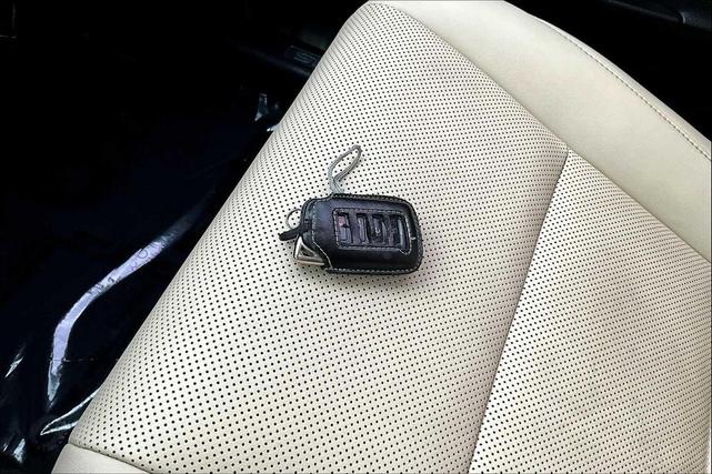 Photo of 2021 Moonbeam Beige Metallic Lexus RX 350L
