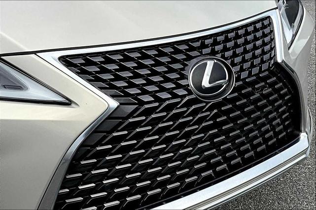 Photo of 2021 Moonbeam Beige Metallic Lexus RX 350L