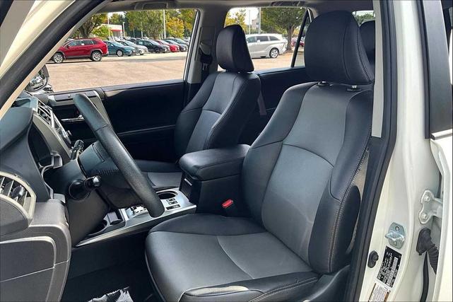 Photo of 2021 Super White Toyota 4Runner