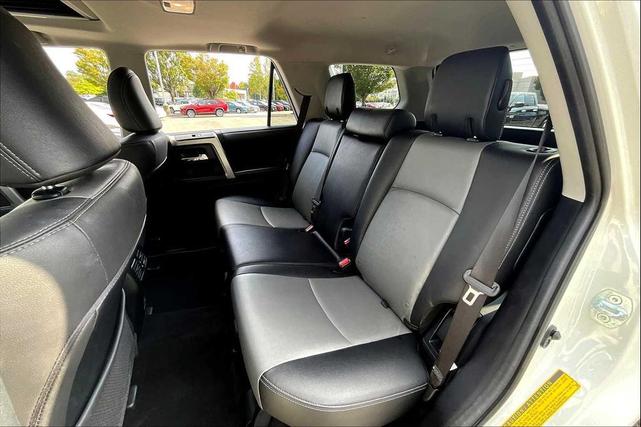 Photo of 2021 Super White Toyota 4Runner