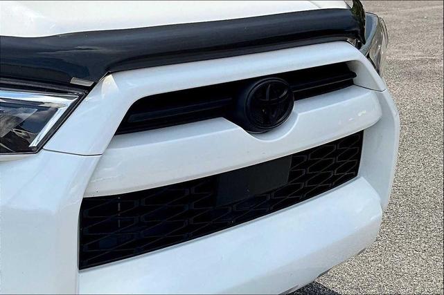 Photo of 2021 Super White Toyota 4Runner