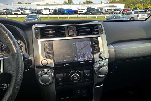 Photo of 2021 Super White Toyota 4Runner