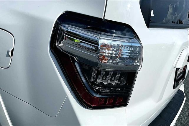 Photo of 2021 Super White Toyota 4Runner
