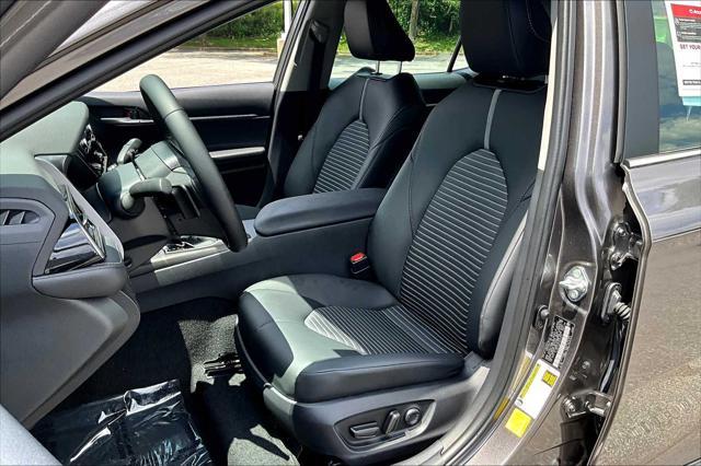 Photo of 2023 Predawn Gray Mica Toyota Camry