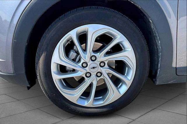 Photo of 2023 Gray Ghost Metallic Chevrolet Bolt EUV