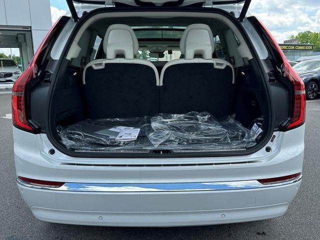 Photo of 2025 Crystal White Pearl Volvo XC90 Plug-In Hybrid