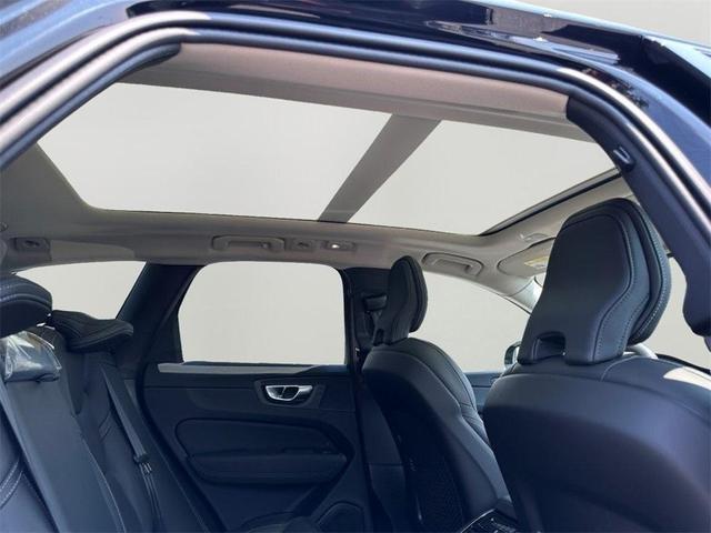 Photo of 2026 Onyx Black Metallic Volvo XC60