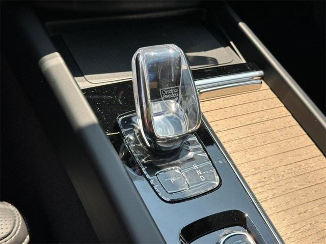 Photo of 2026 Onyx Black Metallic Volvo XC60