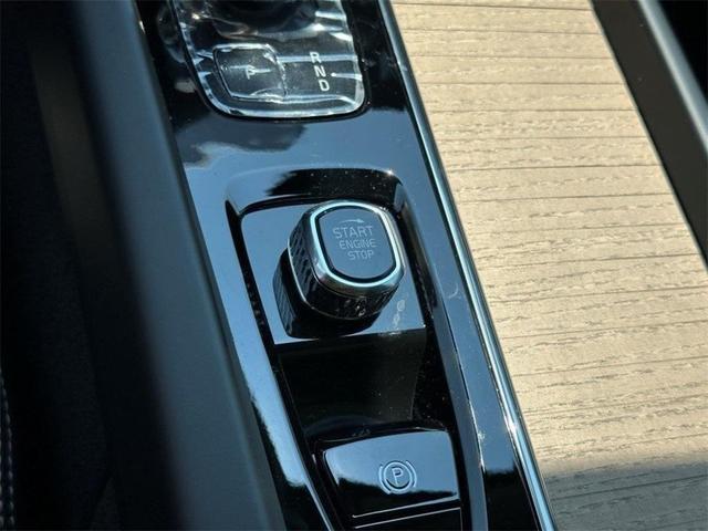 Photo of 2026 Onyx Black Metallic Volvo XC60