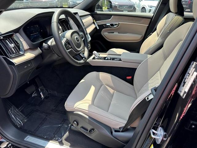 Photo of 2025 Onyx Black Metallic Volvo XC90 Plug-In Hybrid