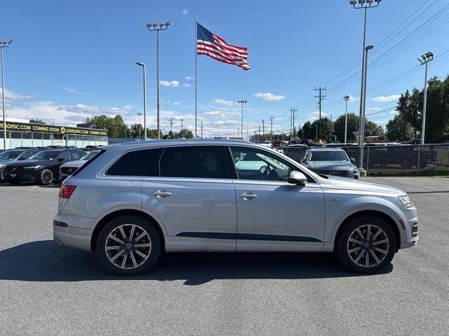 Photo of 2017 Florett Silver Metallic Audi Q7