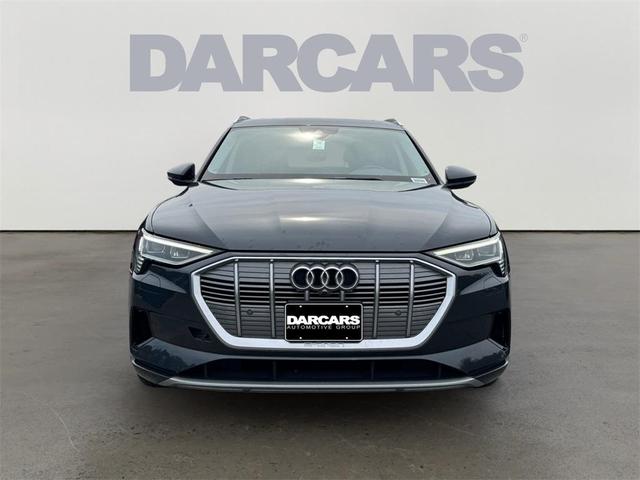 Photo of 2019 Manhattan Gray Metallic Audi e-tron