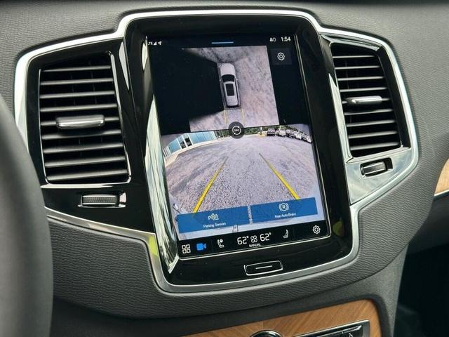 Photo of 2025 Metallic Volvo XC90