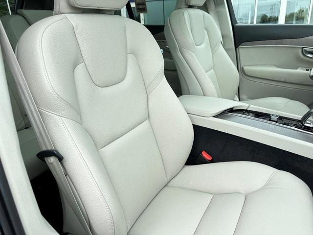 Photo of 2024 Denim Blue Metallic Volvo XC90 Recharge Plug-In Hybrid