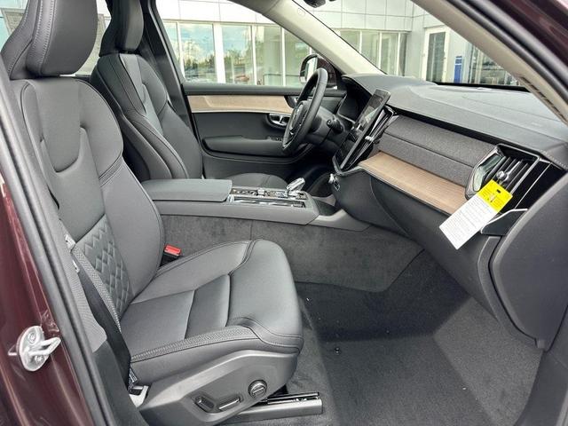 Photo of 2025 Mulberry Red Volvo XC90 Plug-In Hybrid