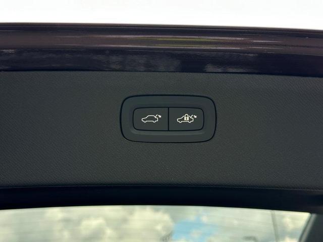 Photo of 2025 Mulberry Red Volvo XC90 Plug-In Hybrid