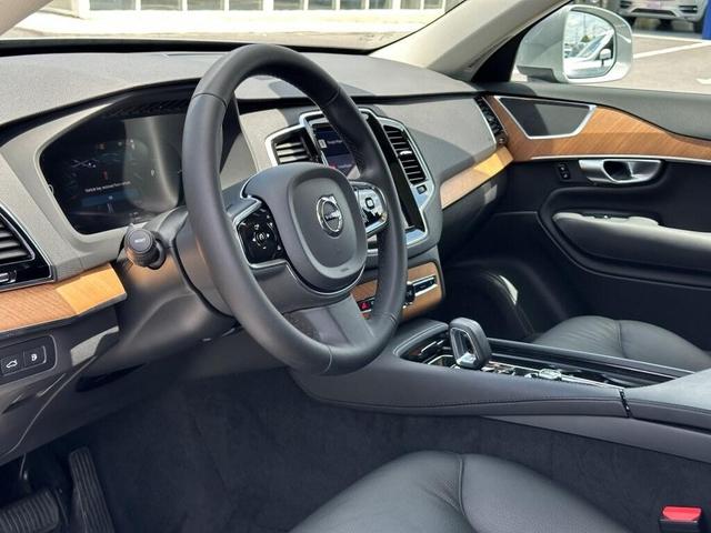 Photo of 2024 Metallic Volvo XC90 Recharge Plug-In Hybrid