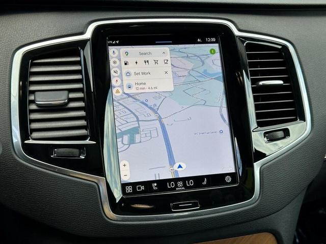 Photo of 2024 Metallic Volvo XC90 Recharge Plug-In Hybrid