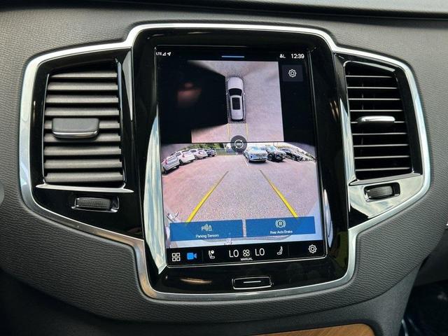 Photo of 2024 Metallic Volvo XC90 Recharge Plug-In Hybrid