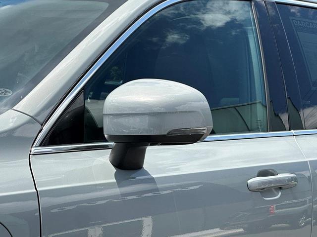 Photo of 2024 Metallic Volvo XC90 Recharge Plug-In Hybrid