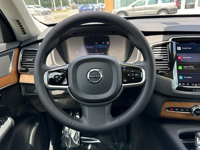 Photo of 2024 Metallic Volvo XC90 Recharge Plug-In Hybrid