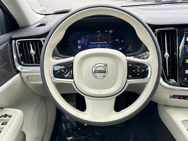 Photo of 2024 Crystal White Metallic Volvo V60 Cross Country