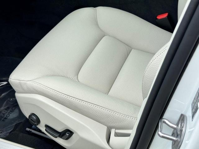 Photo of 2024 Crystal White Metallic Volvo V60 Cross Country