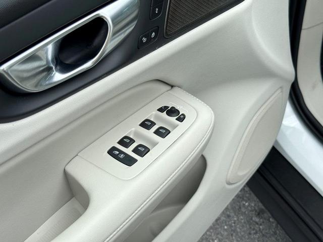 Photo of 2024 Crystal White Metallic Volvo V60 Cross Country
