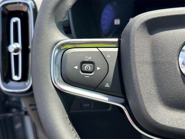 Photo of 2026 Metallic Volvo XC40