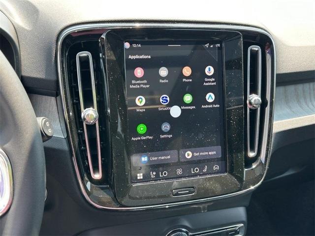 Photo of 2026 Metallic Volvo XC40