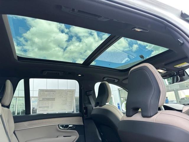 Photo of 2025 Crystal White Pearl Volvo XC90 Plug-In Hybrid