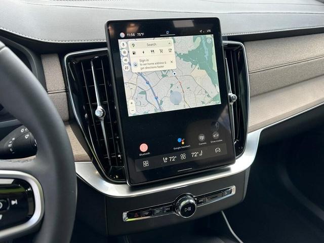 Photo of 2025 Crystal White Pearl Volvo XC90 Plug-In Hybrid