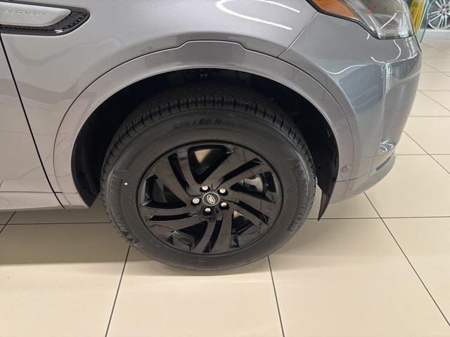 Photo of 2025 Eiger Grey Metallic Land Rover Discovery Sport