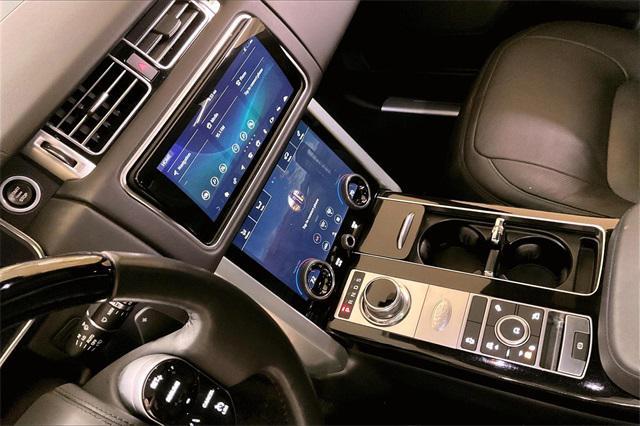 Photo of 2022 Fuji White Land Rover Range Rover