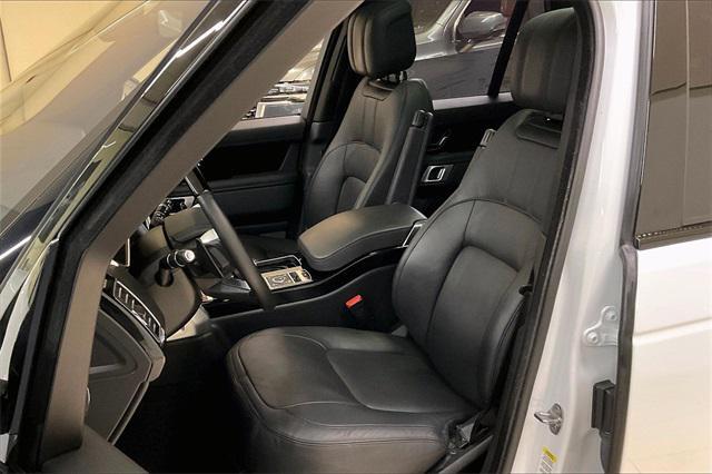 Photo of 2022 Fuji White Land Rover Range Rover