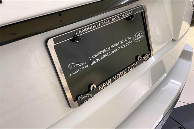 Photo of 2022 Fuji White Land Rover Range Rover