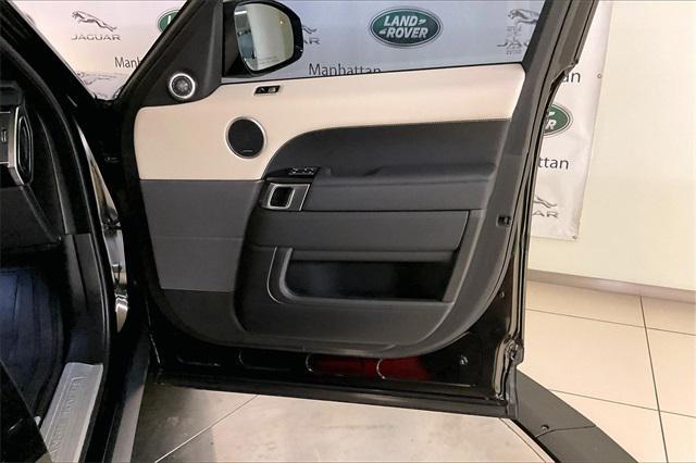 Photo of 2022 Santorini Black Metallic Land Rover Range Rover Sport