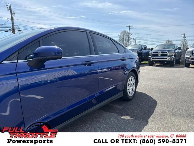 Photo of 2013 Deep Impact Blue Ford Fusion