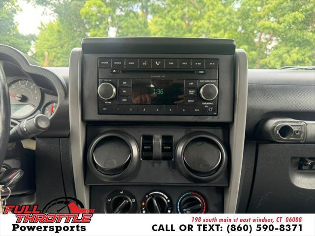 Photo of 2007 Jeep Green Metallic Clearcoat/Black Hard Top Jeep Wrangler