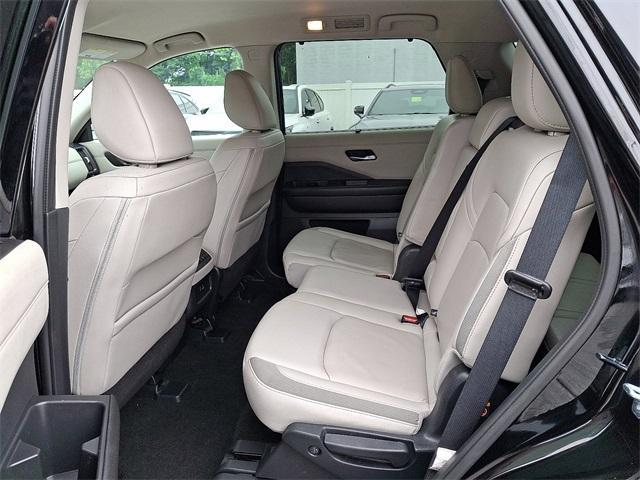 Photo of 2023 Black Nissan Pathfinder
