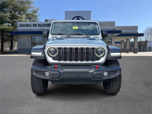 Photo of 2024 Silver Zynith Clearcoat Jeep Wrangler