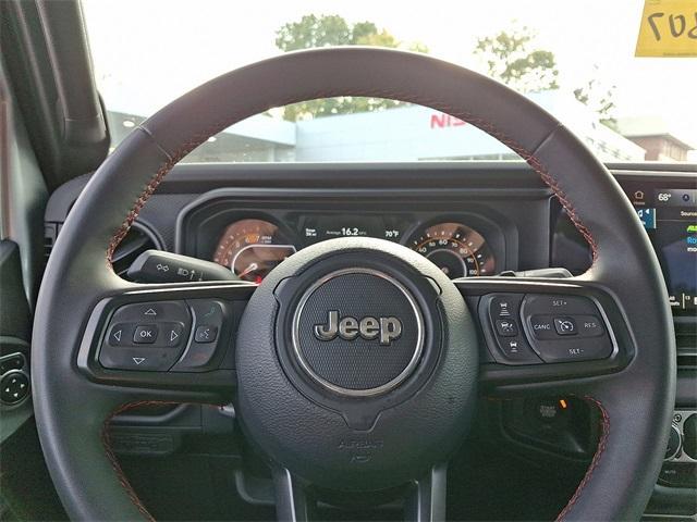 Photo of 2024 Silver Zynith Clearcoat Jeep Wrangler
