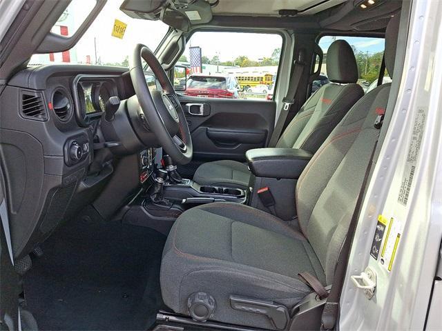 Photo of 2024 Silver Zynith Clearcoat Jeep Wrangler