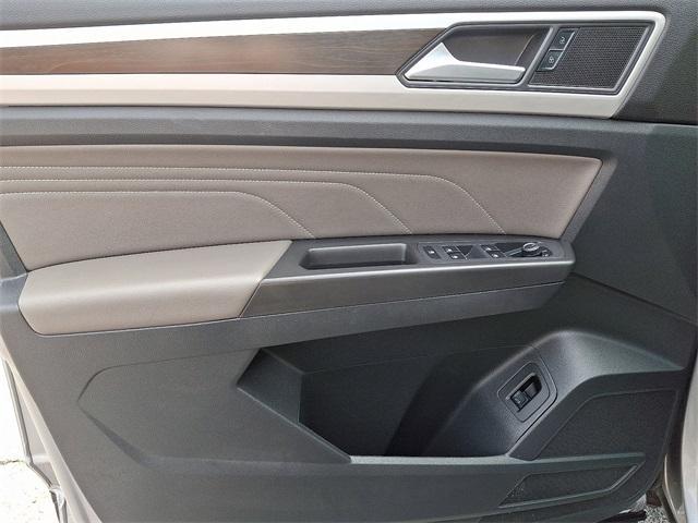 Photo of 2022 Pyrite Silver Metallic Volkswagen Atlas