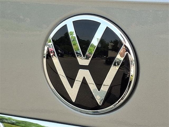 Photo of 2022 Pyrite Silver Metallic Volkswagen Atlas